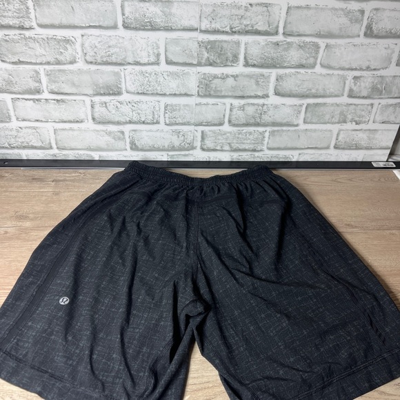 Lululemon Athletic patterned Shorts - Picture 2 of 6